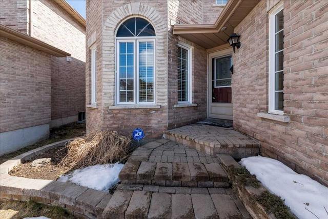 17 Huntington Dr, House detached with 4 bedrooms, 3 bathrooms and 4 parking in Barrie ON | Image 12