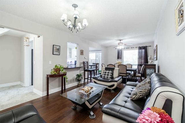 102 Heathcliffe Sq, Townhouse with 3 bedrooms, 4 bathrooms and 2 parking in Brampton ON | Image 38