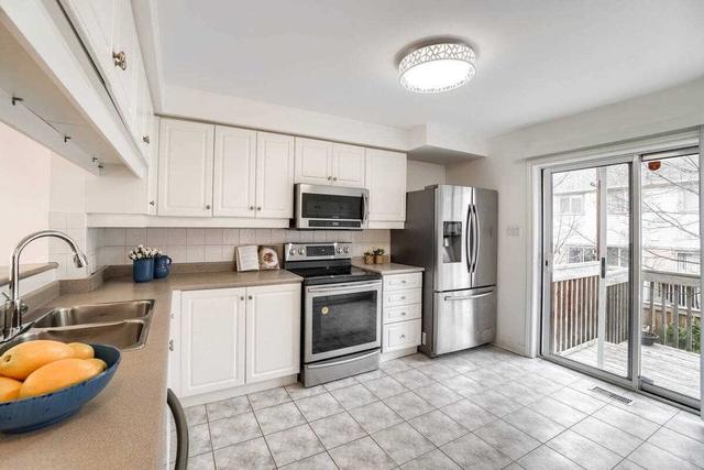 18 - 5031 East Mill Rd, Townhouse with 3 bedrooms, 3 bathrooms and 2 parking in Mississauga ON | Image 2