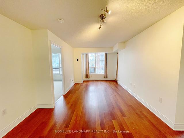 421 - 500 Doris Ave, Condo with 2 bedrooms, 2 bathrooms and 1 parking in Toronto ON | Image 6