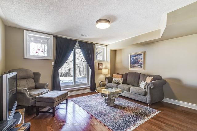 23 Leaves Terr, House attached with 3 bedrooms, 3 bathrooms and 2 parking in Toronto ON | Image 22