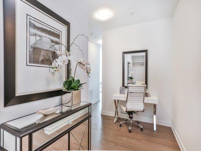 104 - 377 Madison Ave, Condo with 2 bedrooms, 2 bathrooms and 1 parking in Toronto ON | Image 3