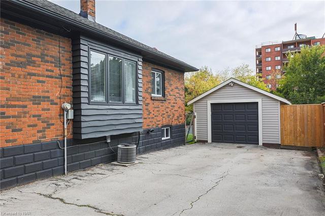 3952 St. Peter Avenue, House detached with 4 bedrooms, 2 bathrooms and 5 parking in Niagara Falls ON | Image 22