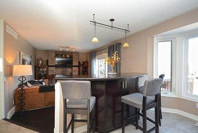 8 Foxwood Cres, House detached with 3 bedrooms, 4 bathrooms and 3 parking in Guelph ON | Image 6
