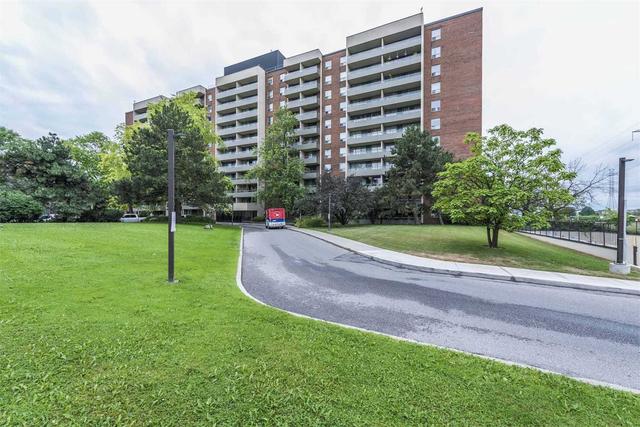 1010 - 9 Four Winds Dr, Condo with 3 bedrooms, 2 bathrooms and 1 parking in Toronto ON | Image 12
