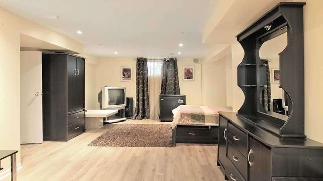 107 Yorkview Dr, House detached with 3 bedrooms, 5 bathrooms and 4 parking in Toronto ON | Image 33