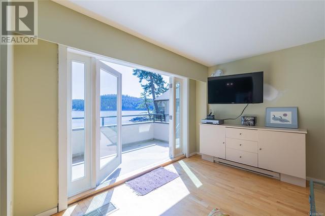 630 Dinner Bay Rd, House detached with 12 bedrooms, 16 bathrooms and 12 parking in Southern Gulf Islands BC | Image 24