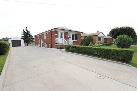 363 Southview Rd, House detached with 3 bedrooms, 2 bathrooms and 9 parking in Oakville ON | Image 1