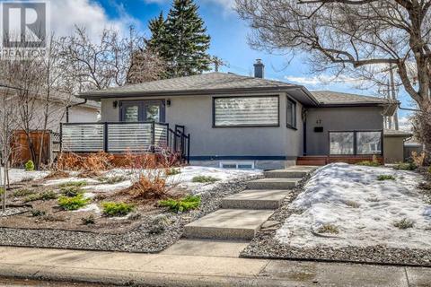 47 Haddock Road Sw, House detached with 4 bedrooms, 3 bathrooms and 1 parking in Calgary AB | Card Image