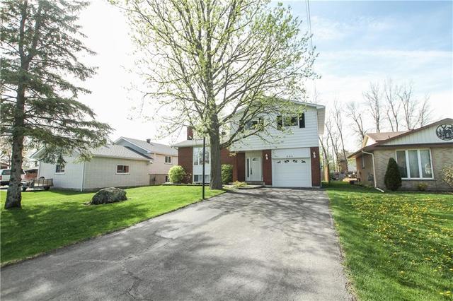 804 Laflin Street, House detached with 4 bedrooms, 2 bathrooms and 4 parking in Cornwall ON | Image 2