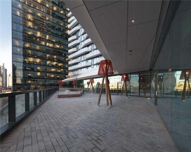 Sph201 - 88 Harbour St, Condo with 2 bedrooms, 3 bathrooms and 1 parking in Toronto ON | Image 8