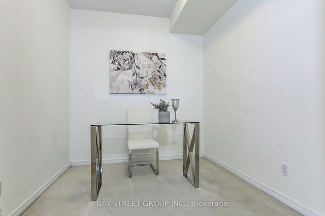 2011 - 509 Beecroft Rd, Condo with 2 bedrooms, 2 bathrooms and 1 parking in Toronto ON | Image 13