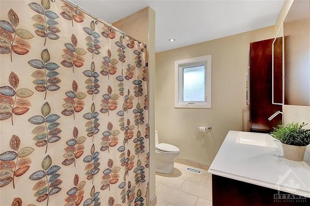 1538 Chomley Crescent, House detached with 3 bedrooms, 2 bathrooms and 5 parking in Ottawa ON | Image 18