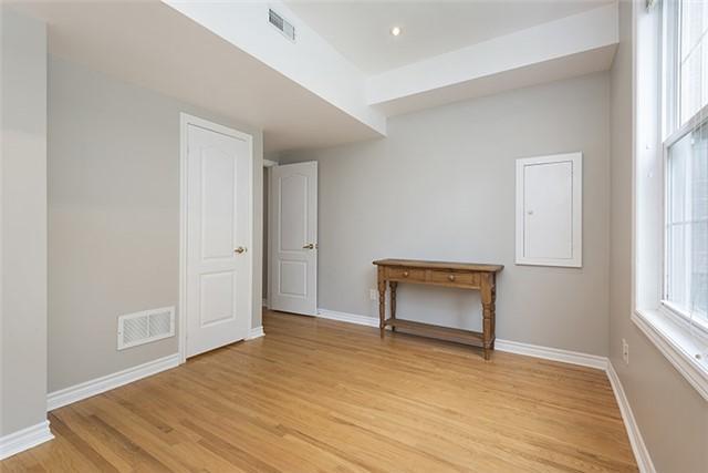 80B Coxwell Ave, Townhouse with 2 bedrooms, 2 bathrooms and 1 parking in Toronto ON | Image 14
