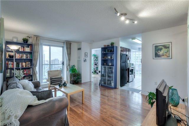 Lph11 - 20 Olive Ave, Condo with 2 bedrooms, 1 bathrooms and 1 parking in Toronto ON | Image 5