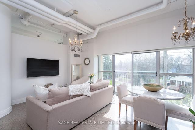 207 - 2 Fieldway Rd, Condo with 2 bedrooms, 2 bathrooms and 1 parking in Toronto ON | Image 1