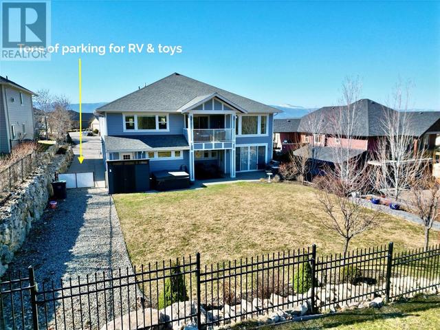 333 Prestwick Street, House detached with 6 bedrooms, 4 bathrooms and 6 parking in Kelowna BC | Image 2