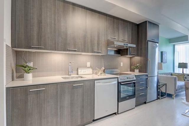 915 - 105 George St, Condo with 1 bedrooms, 1 bathrooms and 1 parking in Toronto ON | Image 4