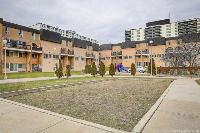 2032 - 100 Mornelle Crt, Townhouse with 2 bedrooms, 2 bathrooms and 1 parking in Toronto ON | Image 14