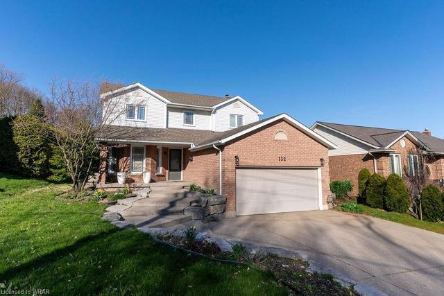 132 Trussler Road, House detached with 4 bedrooms, 2 bathrooms and 4 parking in Kitchener ON | Image 4