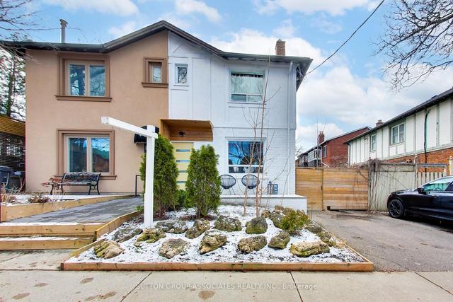 173 Maplewood Ave, House semidetached with 2 bedrooms, 2 bathrooms and 1 parking in Toronto ON | Image 1