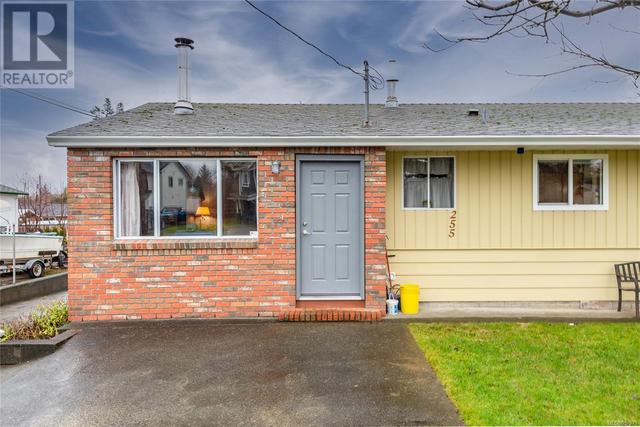 255 Carolyn Rd, House detached with 4 bedrooms, 2 bathrooms and 4 parking in Campbell River BC | Image 2