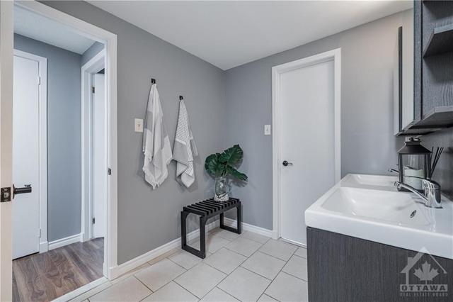 Additional space in the cheater en-suite to incorporate a bench seat, furniture/cabinetry or can be set with your spa essentials. | Image 19
