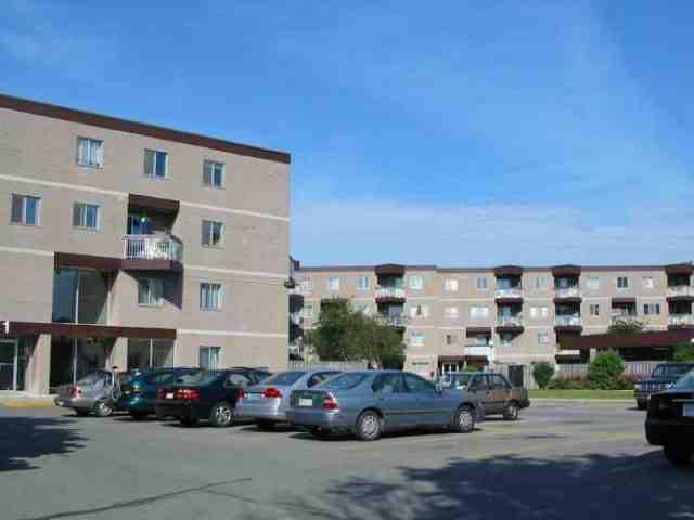 03 - 2001 Bonnymede Dr, Condo with 1 bedrooms, 1 bathrooms and 1 parking in Mississauga ON | Image 1