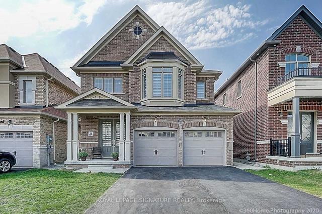 690 Yarfield Cres, House detached with 2 bedrooms, 1 bathrooms and 1 parking in Newmarket ON | Image 1