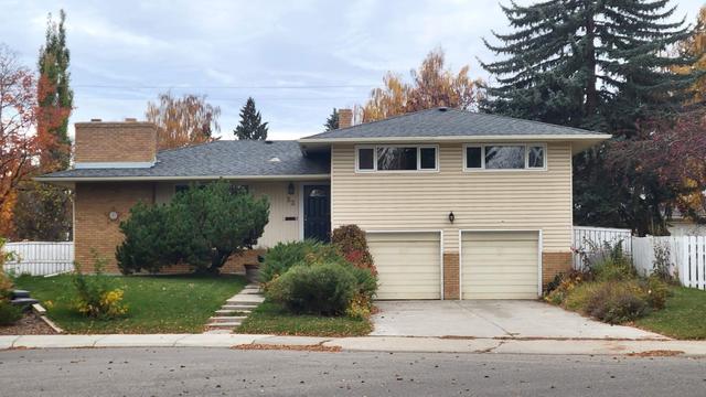 53 Cherovan Drive Sw, House detached with 4 bedrooms, 2 bathrooms and 4 parking in Calgary AB | Image 32