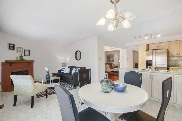 22 Misty Hills Tr, House detached with 3 bedrooms, 3 bathrooms and 6 parking in Toronto ON | Image 14