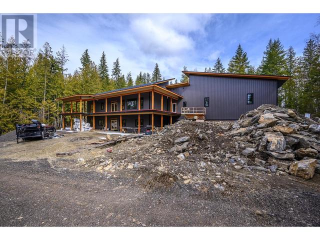 40 Lidstone Road, House detached with 7 bedrooms, 4 bathrooms and 40 parking in North Okanagan F BC | Image 6