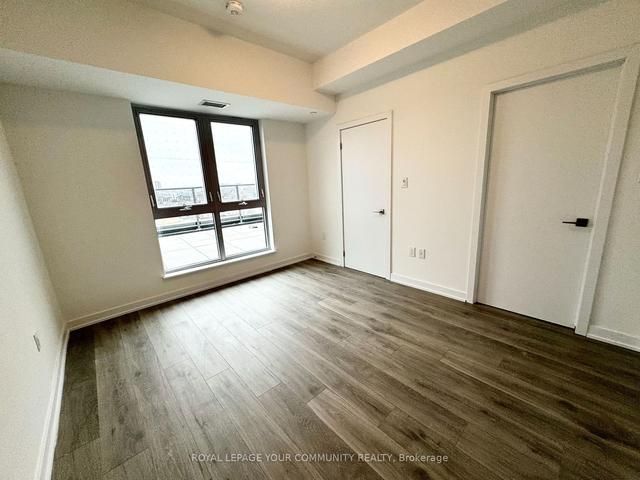 811 - 2443 Dufferin St, Condo with 4 bedrooms, 2 bathrooms and 1 parking in Toronto ON | Image 3