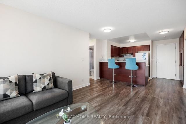 2507 - 36 Lee Centre Dr, Condo with 2 bedrooms, 2 bathrooms and 1 parking in Toronto ON | Image 6
