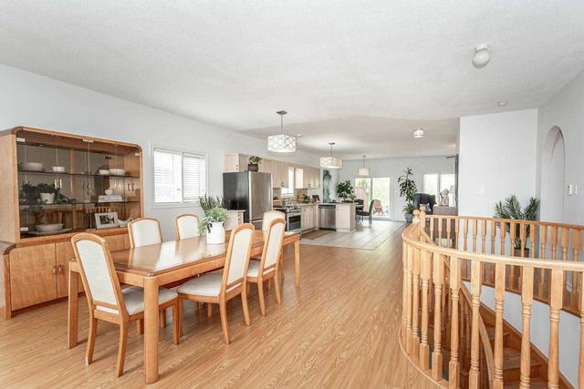 565 Royalpark Way, House detached with 2 bedrooms, 2 bathrooms and 6 parking in Vaughan ON | Image 8