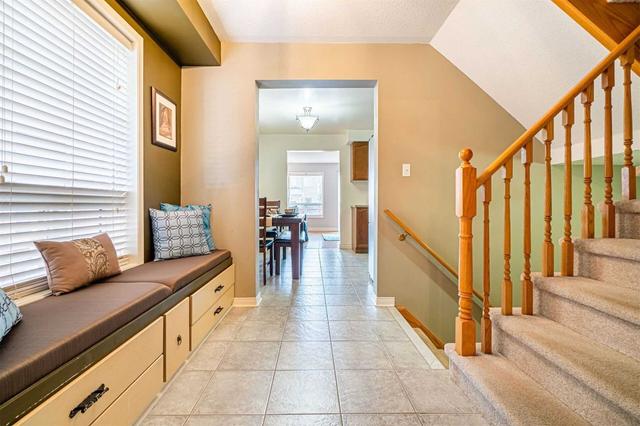 1230 Newell St, House semidetached with 3 bedrooms, 3 bathrooms and 4 parking in Milton ON | Image 38