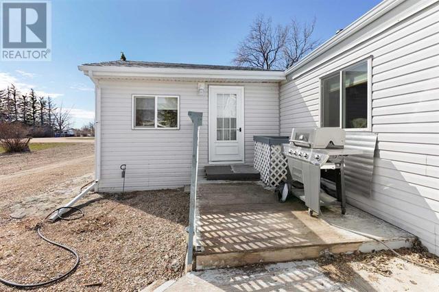 509 5 Street, House detached with 3 bedrooms, 2 bathrooms and 6 parking in Cypress County AB | Image 34