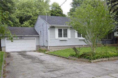1011 Rebecca St, House detached with 3 bedrooms, 2 bathrooms and 8 parking in Oakville ON | Image 1