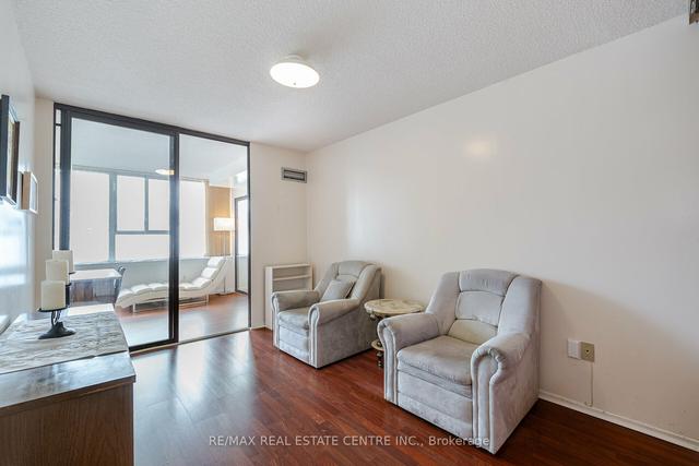 1612 - 45 Carlton St, Condo with 2 bedrooms, 2 bathrooms and 1 parking in Toronto ON | Image 16