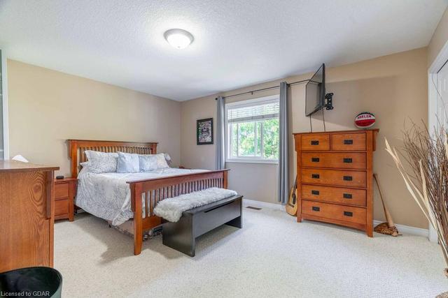 254 Farley Drive, House detached with 3 bedrooms, 2 bathrooms and 4 parking in Guelph ON | Image 21