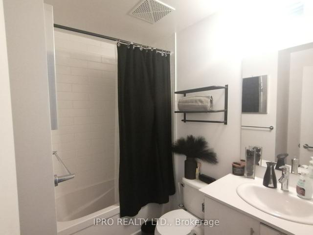 1007 - 360 Square One Dr, Condo with 1 bedrooms, 1 bathrooms and 1 parking in Mississauga ON | Image 2