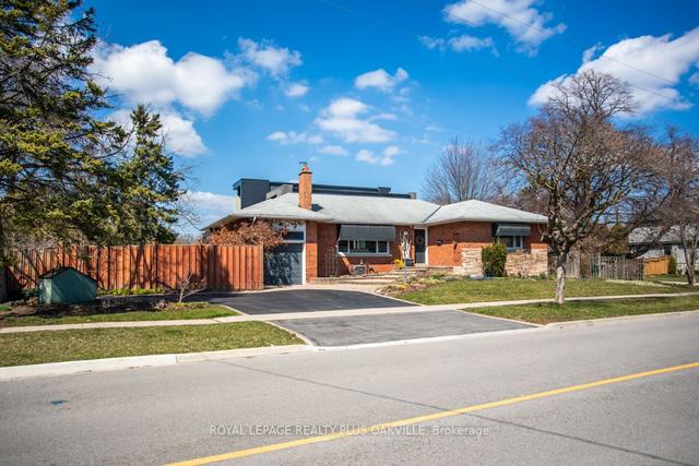 2055 Hixon St, House detached with 2 bedrooms, 2 bathrooms and 4 parking in Oakville ON | Image 12