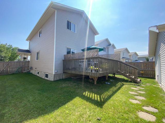 2710 Valleyview Drive, House detached with 3 bedrooms, 2 bathrooms and 4 parking in Camrose AB | Image 36