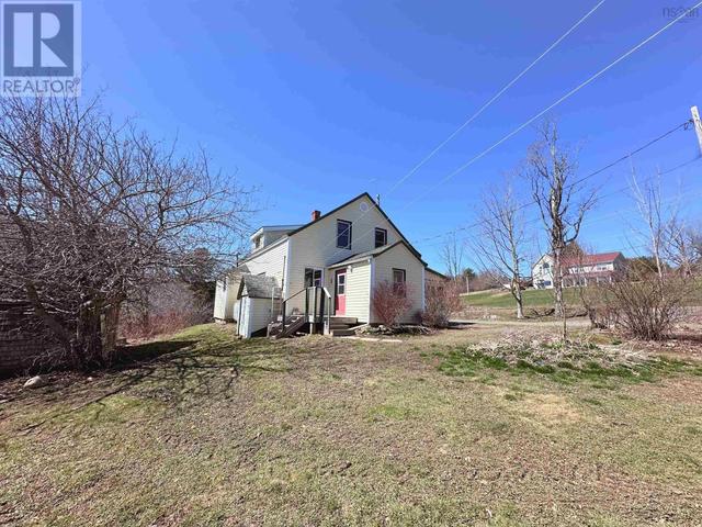 4215 Highway 208, House detached with 3 bedrooms, 1 bathrooms and null parking in Queens NS | Image 5