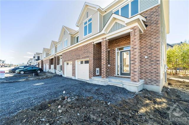 279 Falsetto Street, Townhouse with 3 bedrooms, 3 bathrooms and 3 parking in Ottawa ON | Image 2