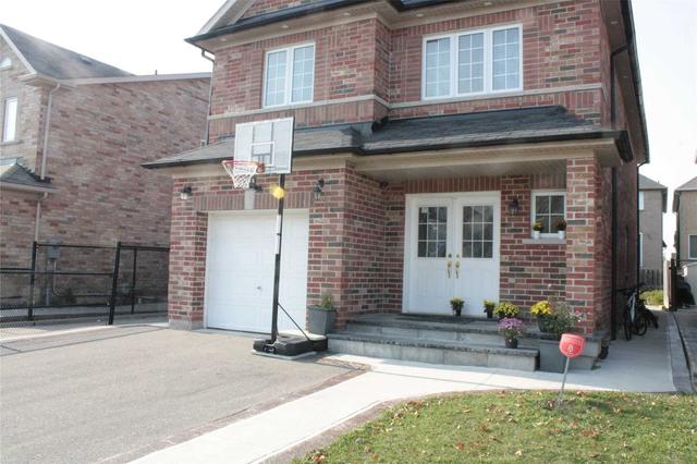 418 Comiskey Cres, House detached with 4 bedrooms, 4 bathrooms and 5 parking in Mississauga ON | Image 1