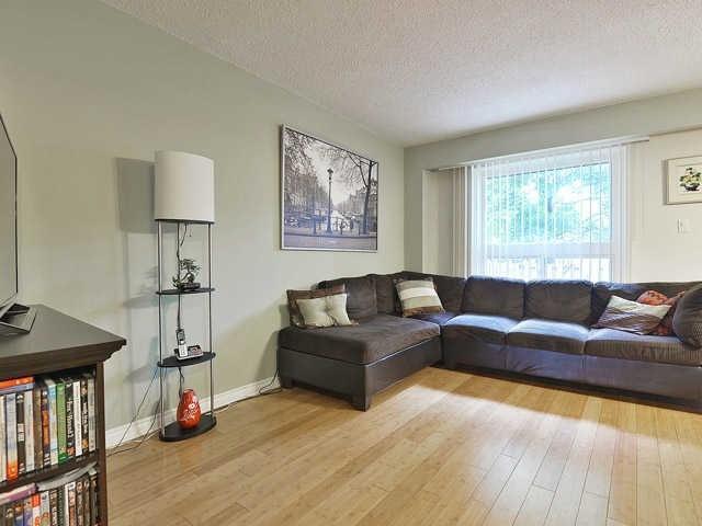100 - 2315 Bromsgrove Rd, Townhouse with 3 bedrooms, 3 bathrooms and 1 parking in Mississauga ON | Image 3