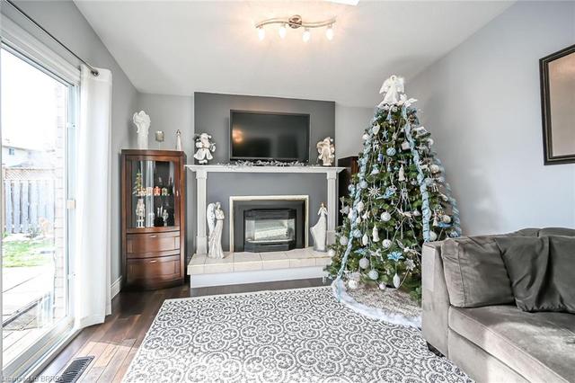 25 Winter Way, House detached with 3 bedrooms, 1 bathrooms and 4 parking in Brantford ON | Image 9