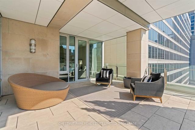1101 - 155 Cumberland St, Condo with 2 bedrooms, 3 bathrooms and 2 parking in Toronto ON | Image 26