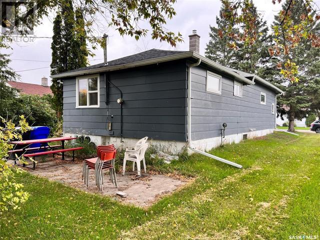 414 Forget Street, House detached with 2 bedrooms, 1 bathrooms and null parking in Foam Lake SK | Image 25